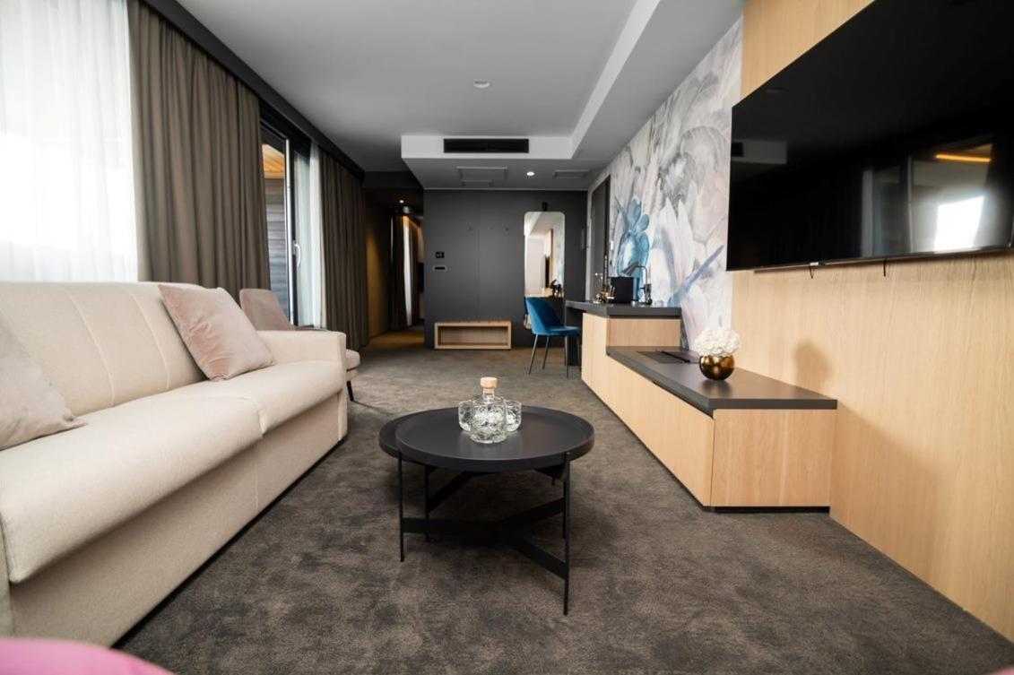 Elegans Hotel Brdo 크란 외부 사진